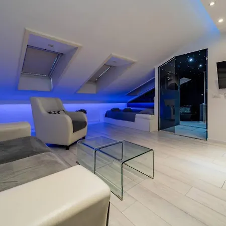 Morning Wood - Skylight Appartement *